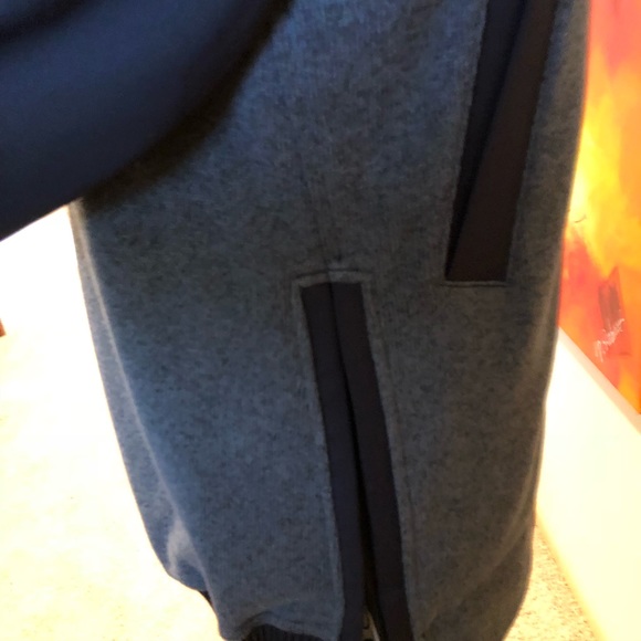 Lululemon reversible jacket size 6 - Picture 3 of 6